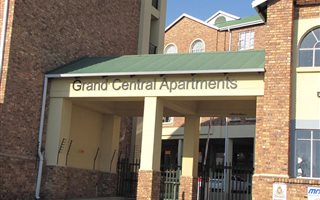 1 Bedroom Townhouse in Halfway House