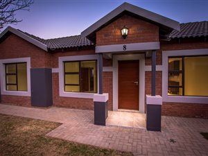 2 Bed Townhouse in Heuwelsig