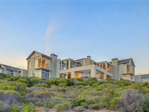 6 Bed House in Oubaai and surrounds