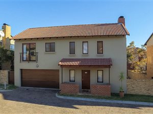 3 Bedroom Cluster in Carlswald North Estate