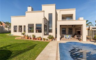 5 Bedroom House in Sonstraal Heights