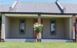 1 Bedroom House in Zwavelpoort