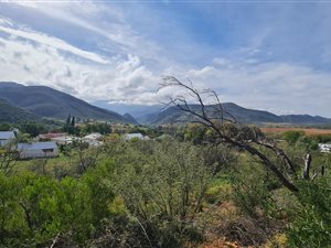 1487 m² Land available in De Rust