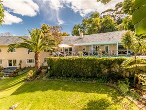 6 Bedroom House in Constantia Upper