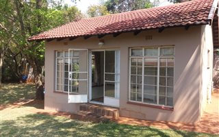 1 Bedroom Garden Cottage in Fairland