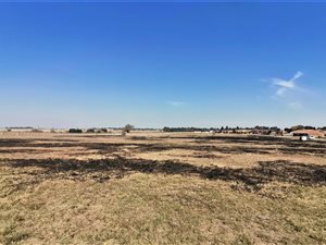 3000 m² Land available in Sharon Park