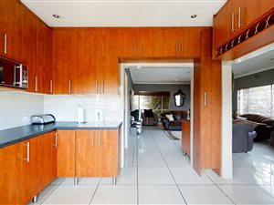 4 Bed House in Hazel Park