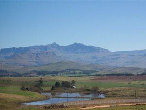 900 m² Land available in Underberg