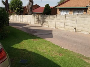 3 Bed Townhouse in Birchleigh