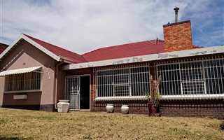 3 Bedroom House in Linmeyer