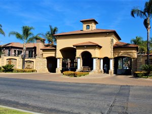 658 m² Land available in Sunward Park