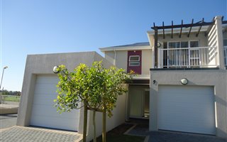 3 Bedroom Townhouse in Buh Rein Estate