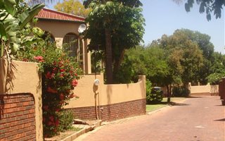 3 Bedroom Duplex in Lynnwood Ridge