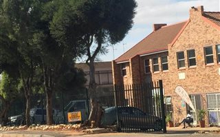 202 m² Office Space in Fairland