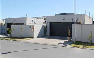 3 Bedroom House in Parklands North
