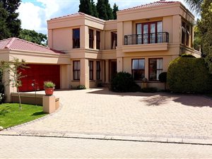 5 Bed House in Willaway