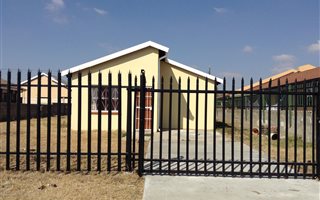 3 Bedroom House in Acaciaville