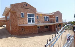 5 Bedroom House in Wavecrest