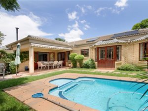 3 Bed Cluster in Douglasdale
