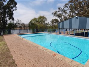 2 Bed Apartment in Vanderbijlpark Central