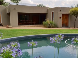 200 m² Commercial space in Craighall Park