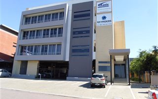 444 m² Office Space in Noordwyk