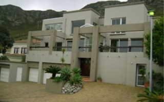 5 Bedroom House in Hermanus Heights