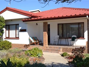 2 Bed House in Lamberts Bay