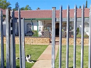 4 Bed House in Parys