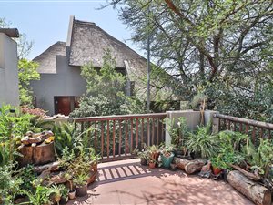 2 Bed Apartment in Lonehill