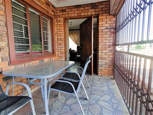 2 Bed House in Nellmapius