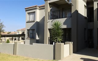 3 Bedroom Townhouse in Willowbrook
