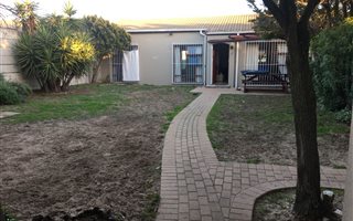 3 Bedroom Townhouse in Blouberg Rise