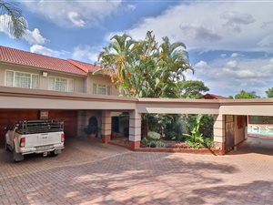 6 Bed House in Florauna