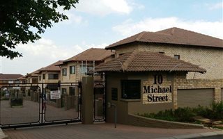 3 Bedroom Apartment in Linmeyer