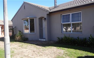 3 Bedroom House in Plattekloof Glen
