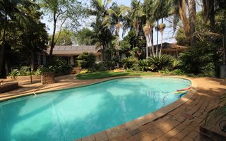 4 Bedroom House in Lynnwood Glen