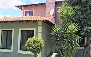 3 Bedroom House in Country View