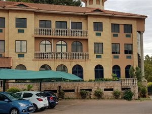202 m² Office Space in Bruma