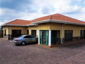 702 m² Commercial space in Colbyn