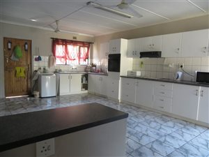 6 Bed House in Veld En Vlei