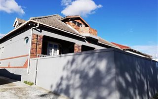 5 Bedroom House in Richmond Estate