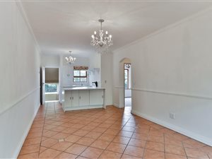 2 Bed Apartment in Saxonwold