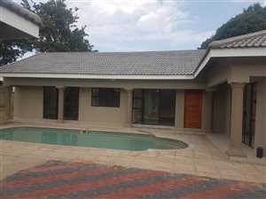 7 Bed House in Meerensee