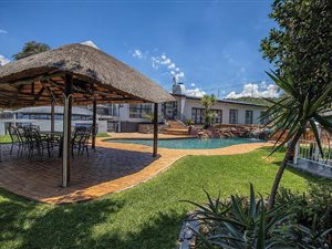 6 Bed House in Alberante