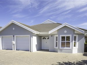 3 Bed House in Zevenzicht