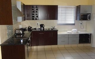 4 Bedroom House in Northwold Gardens