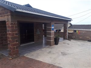 3 Bed House in Lovu