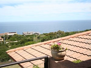4 Bed House in Village On Sea
