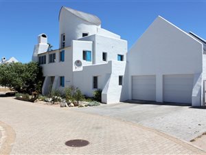 4 Bed House in St Helena Bay